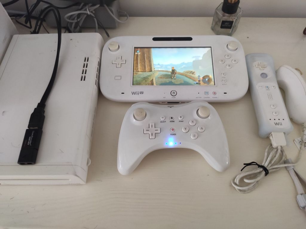 wiiu620包邮出一套32gwiiu已固化主机pad国产pro手柄wii手柄128g游戏