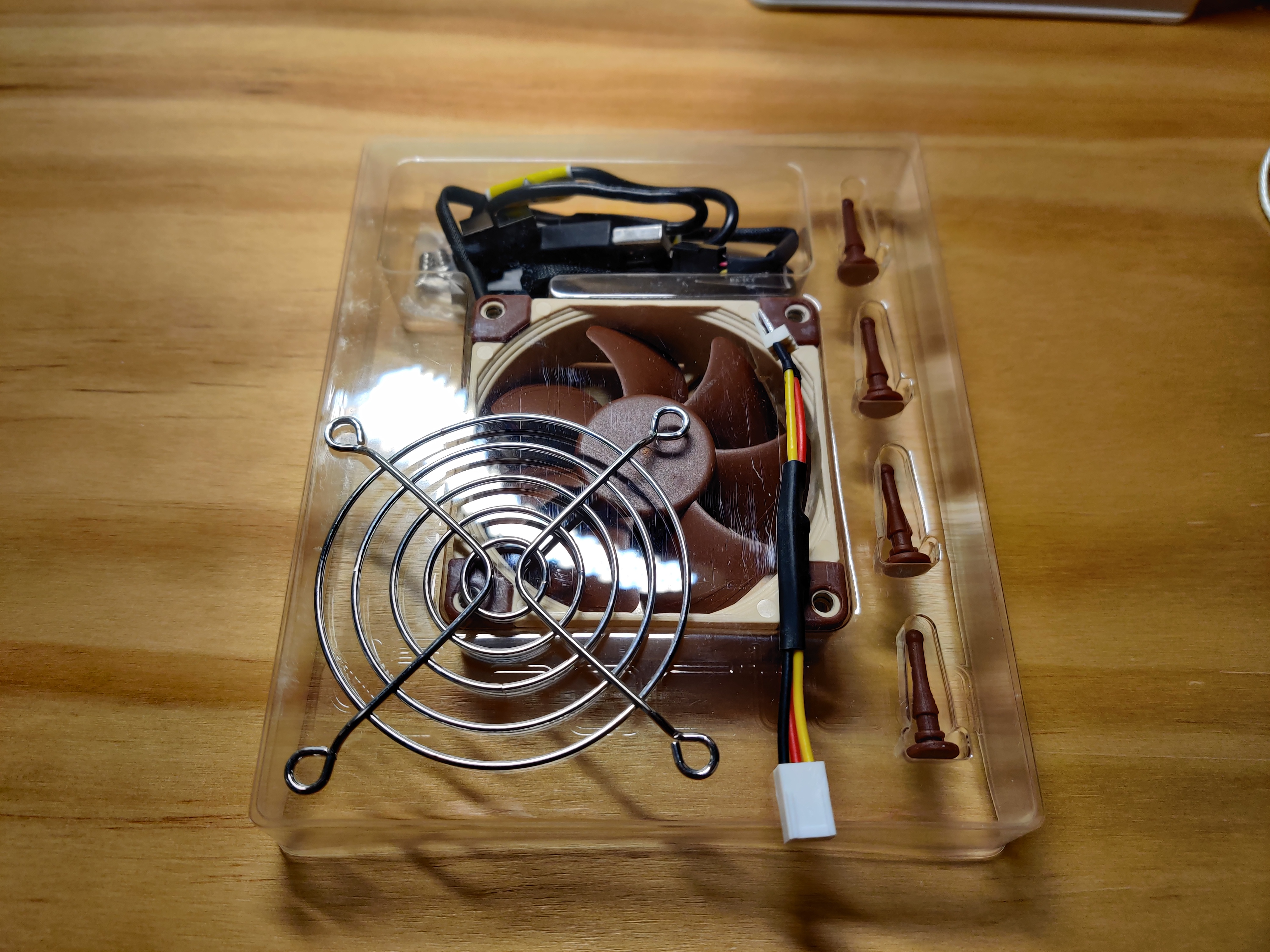 电脑硬件noctua猫头鹰nfa85v100元