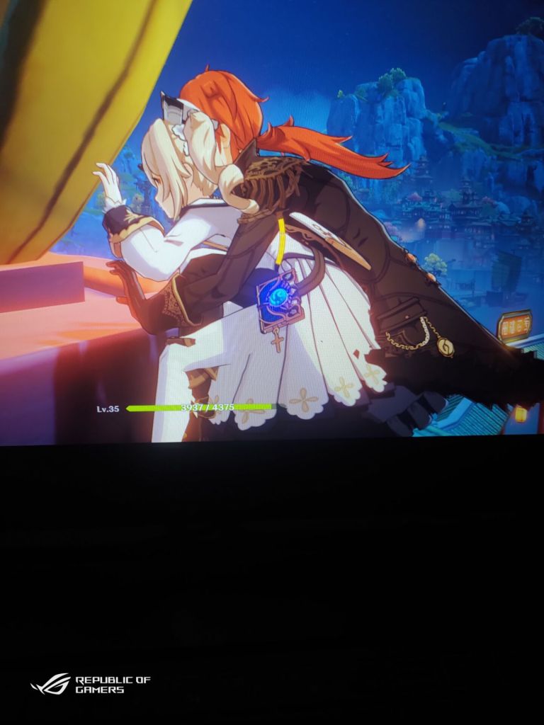 破事氵琴团长马上到晨曦酒庄门口