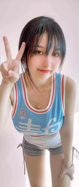 今天赤小兔的美颜是不是有点惊悚