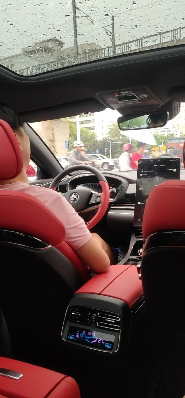 宽面车神借了台比亚迪汉