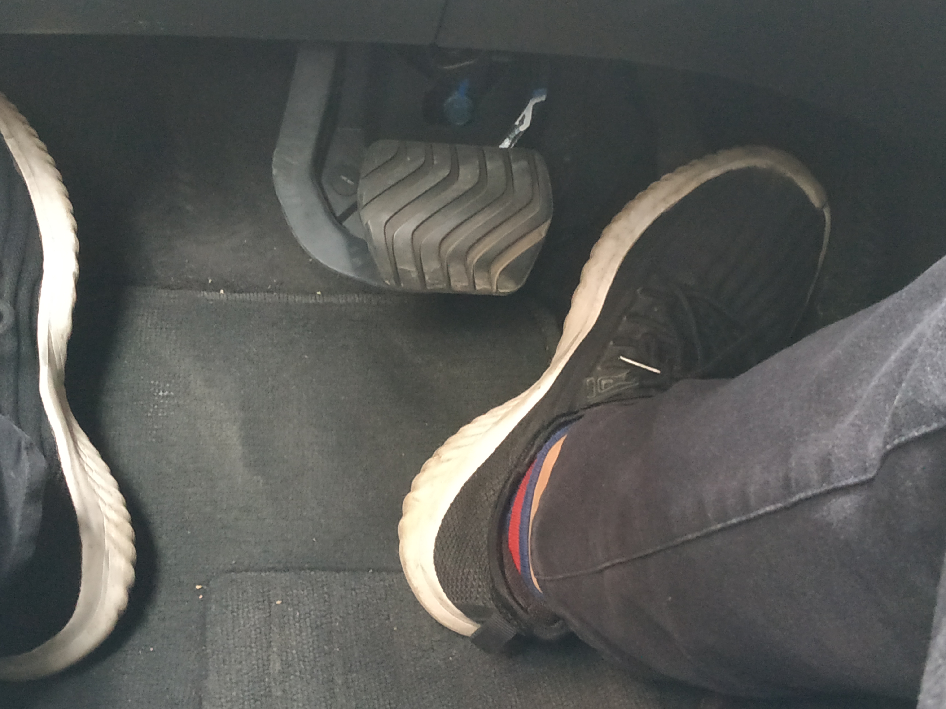 车自适应巡航脚虚踩油门上的多不多