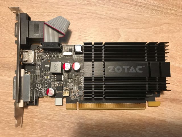 gt720 2g,vga dvi hdmi.有兴趣嘛