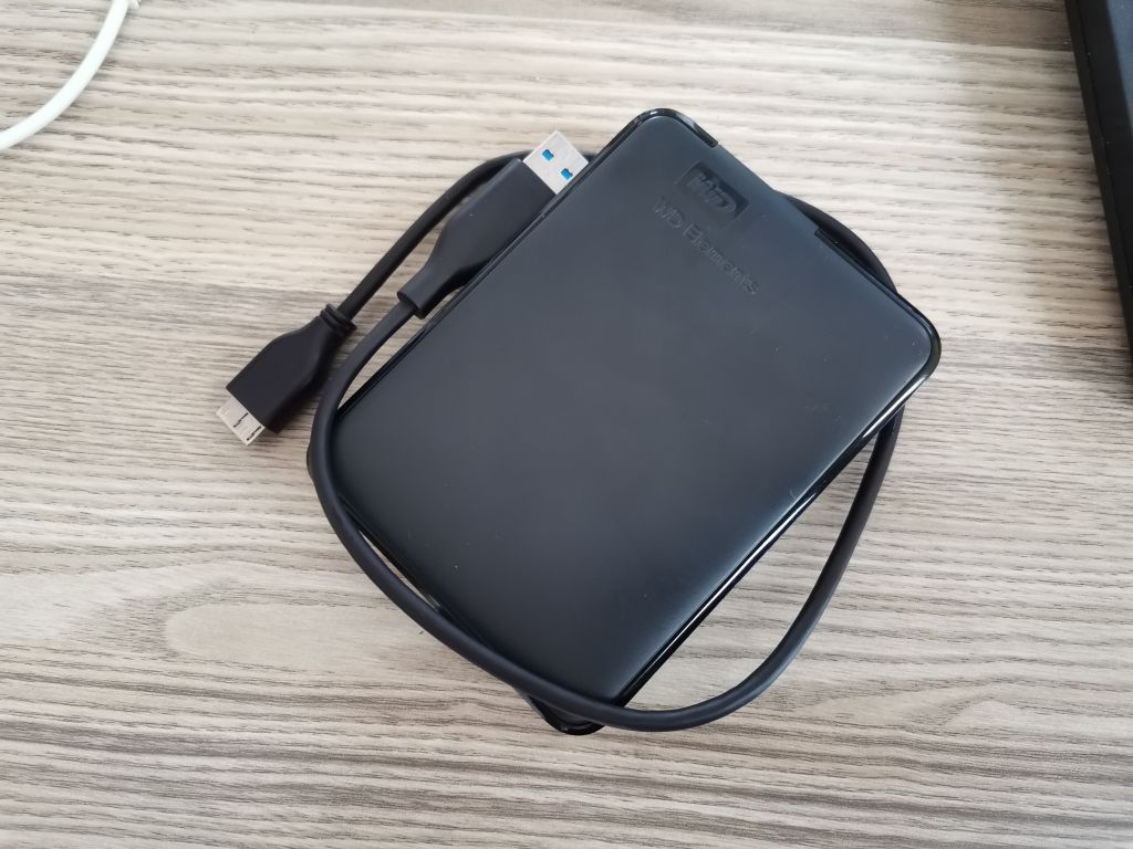 移动硬盘西部数据4tb移动硬盘99新500r