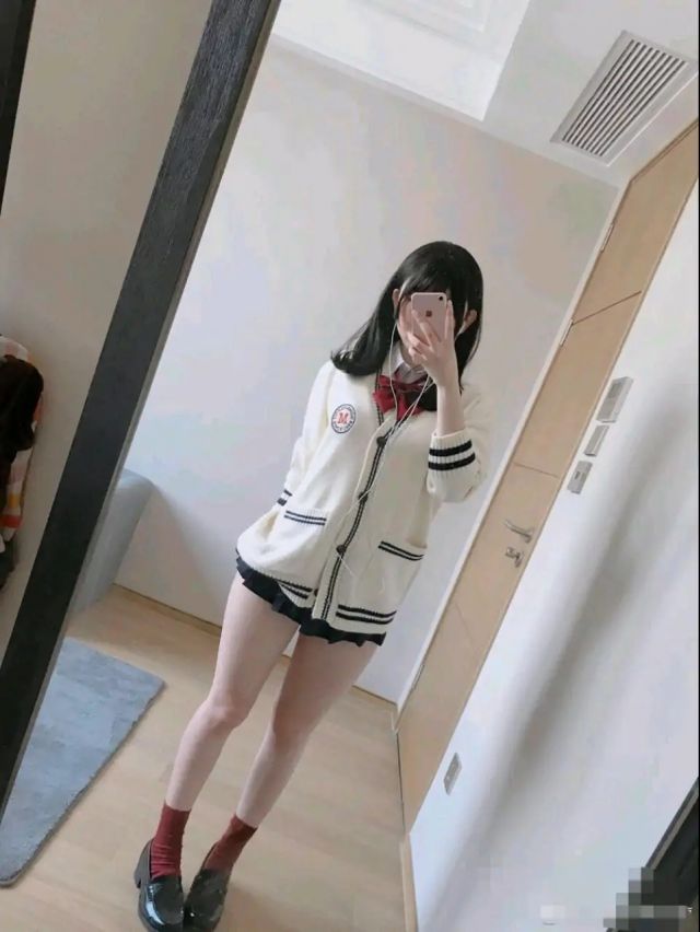 [求助人工智能]求宝多六花的cos图