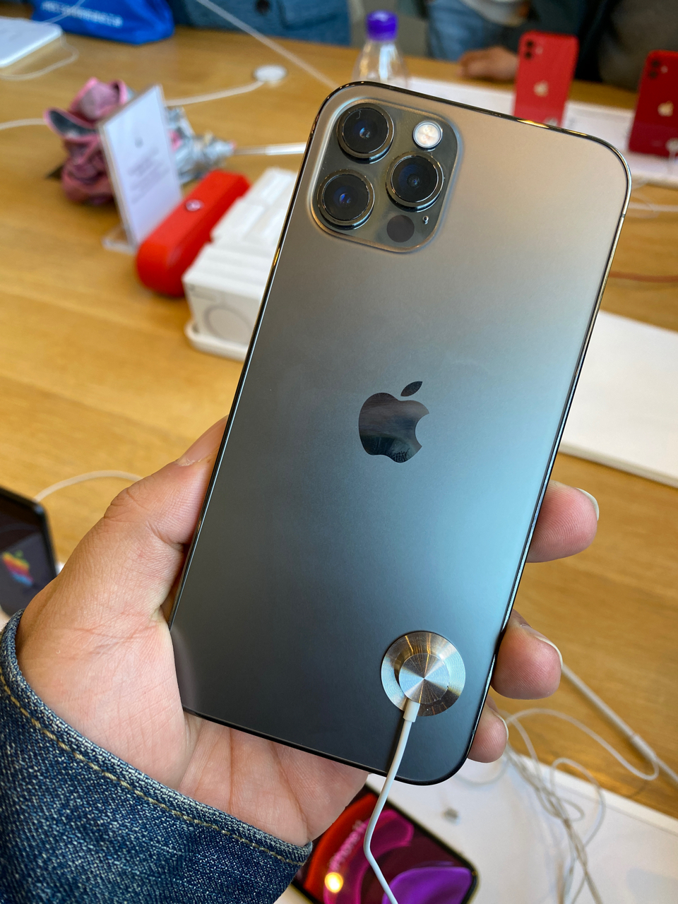 爱疯12和妹特40实拍