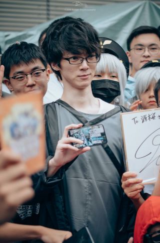 如果说我觉得oto立绘的脖子有点细会不会被骂