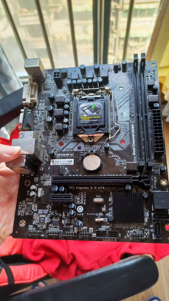 电脑硬件100出一个七彩虹的b150m主板