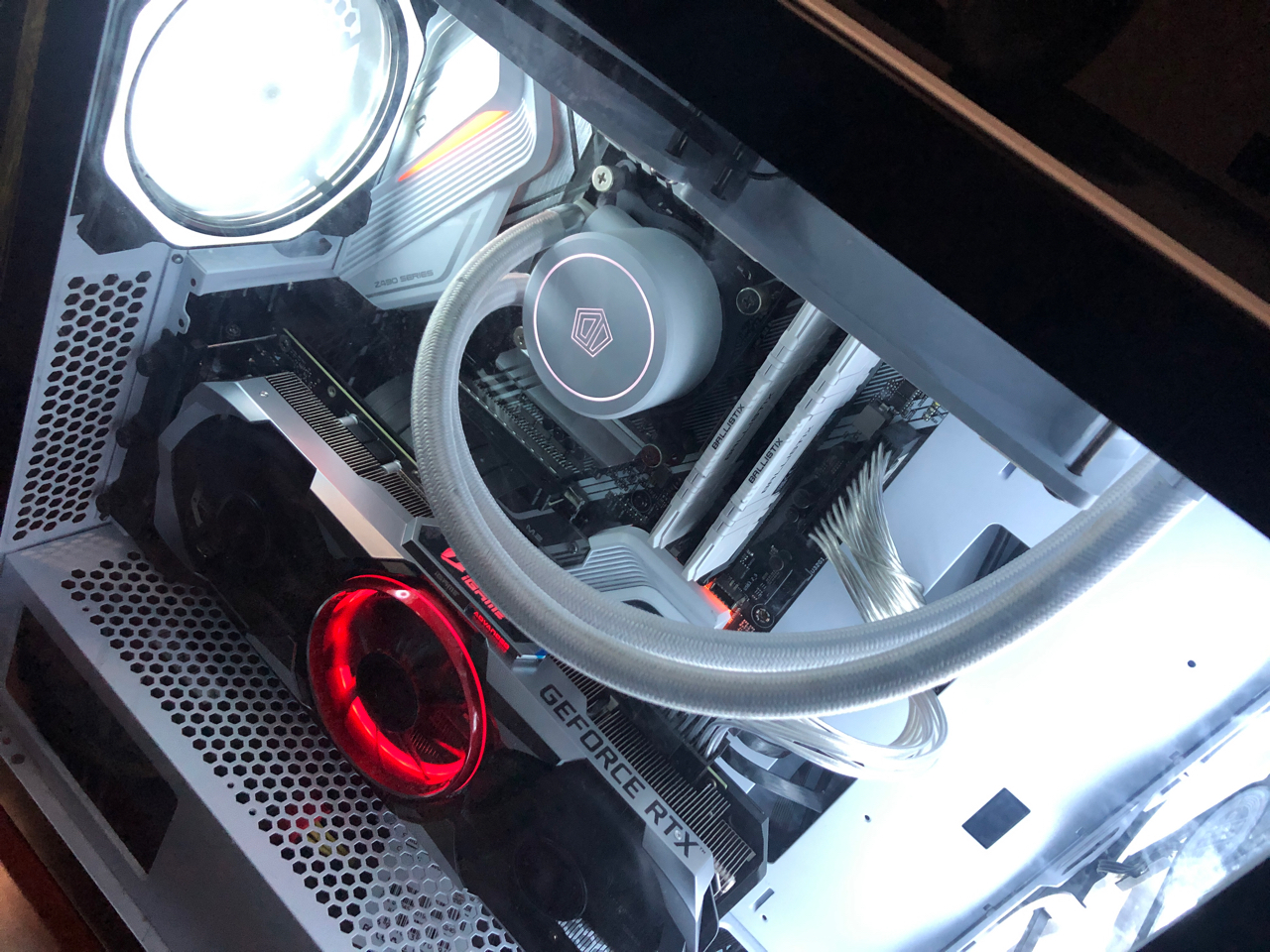 七彩虹3070战斧还是3070adoc