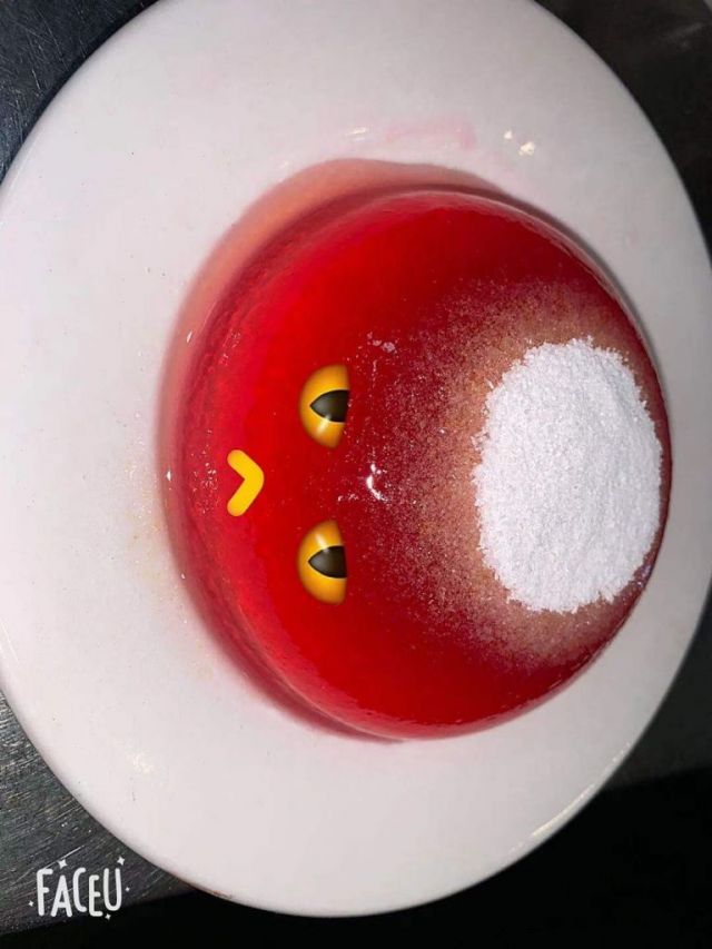 之前看到有小伙伴做了个糖霜史莱姆是蓝色的,最近正好在做果冻,也练了