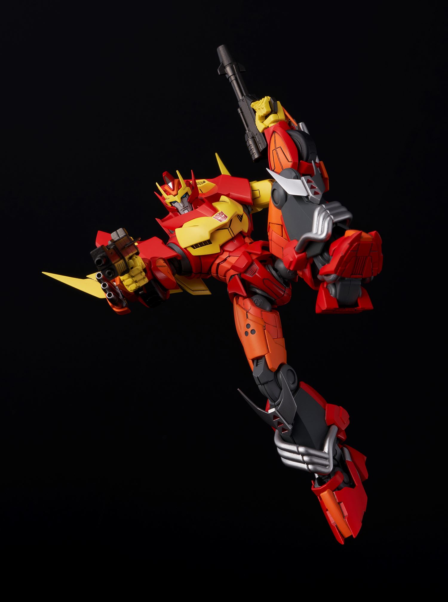 [新闻资讯] flame toys 风雷模型 补天士 (idw版)