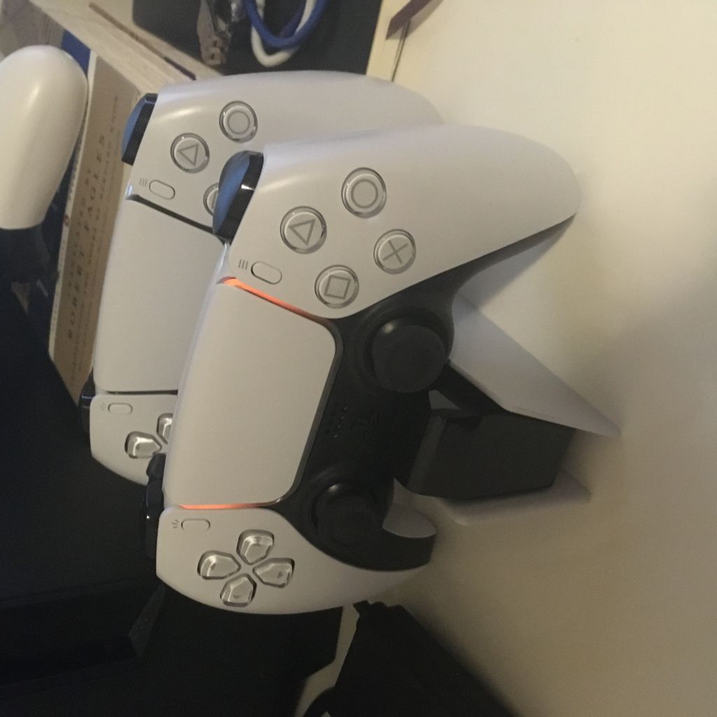 ps5手柄充电指示灯