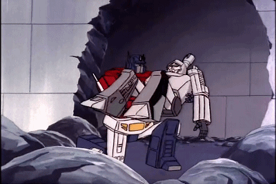 威震天变成手枪后,都被谁拿过?