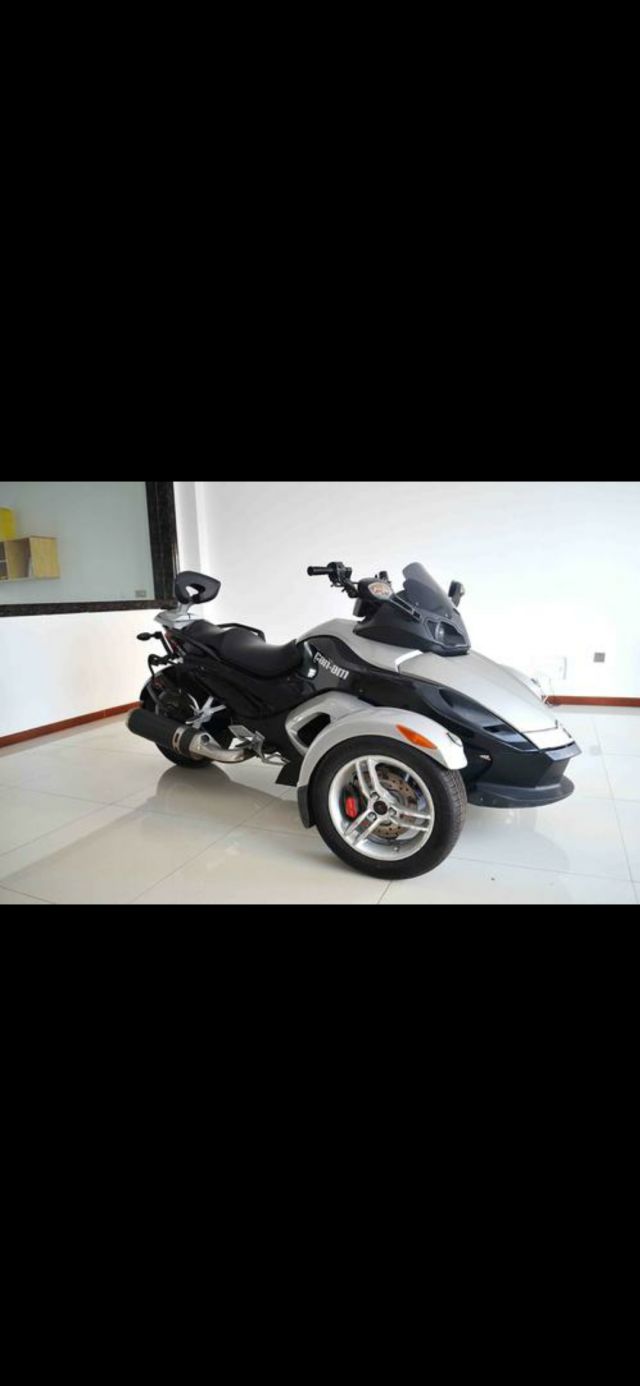 [问题求解] 看见个前面两轮的摩托车,请问关键字是啥