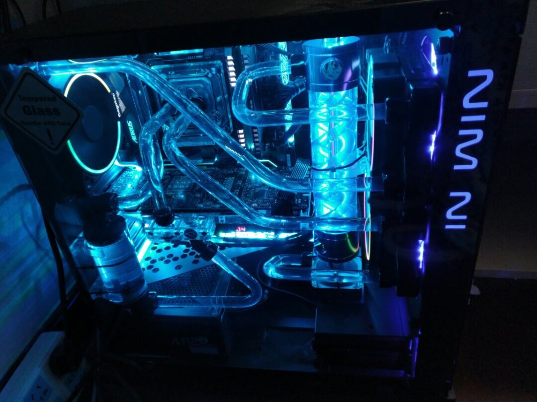 三年前买的分体式水冷今天漏水了咋整各位老哥