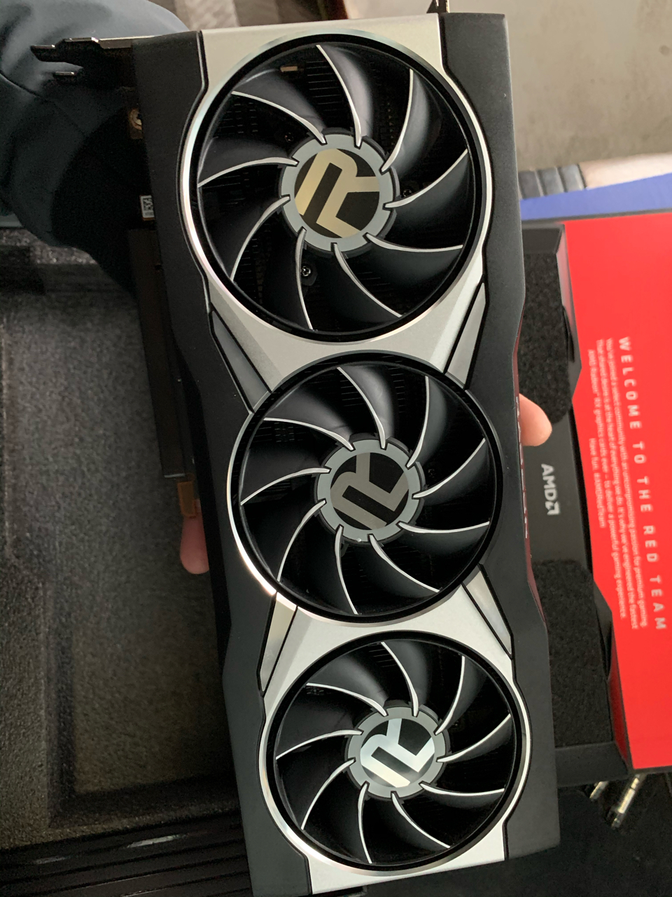 出一张amd公版6800xt已售出