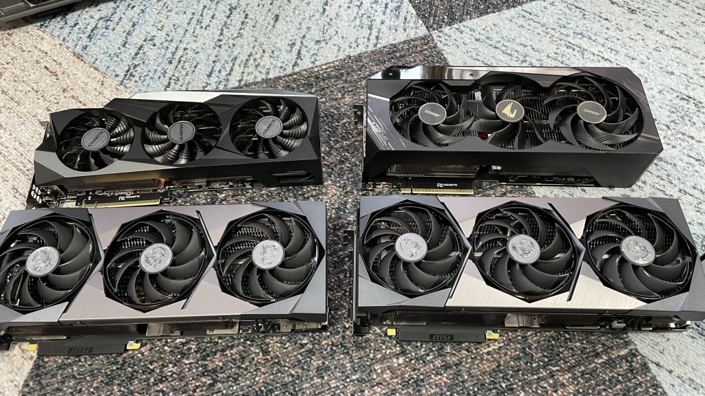 3080超级雕和超龙,外观对比