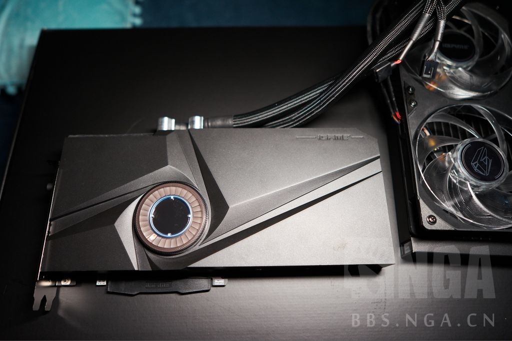 七彩虹3090水神开箱