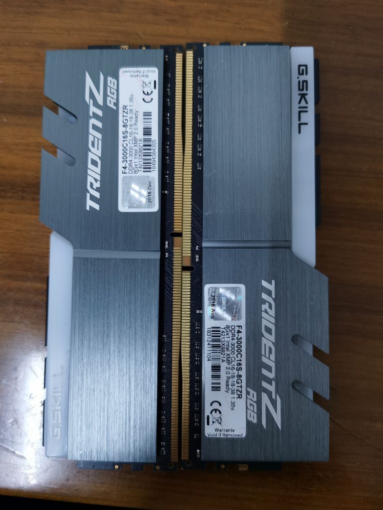 出两条芝奇幻光戟8g*2 3000 c16