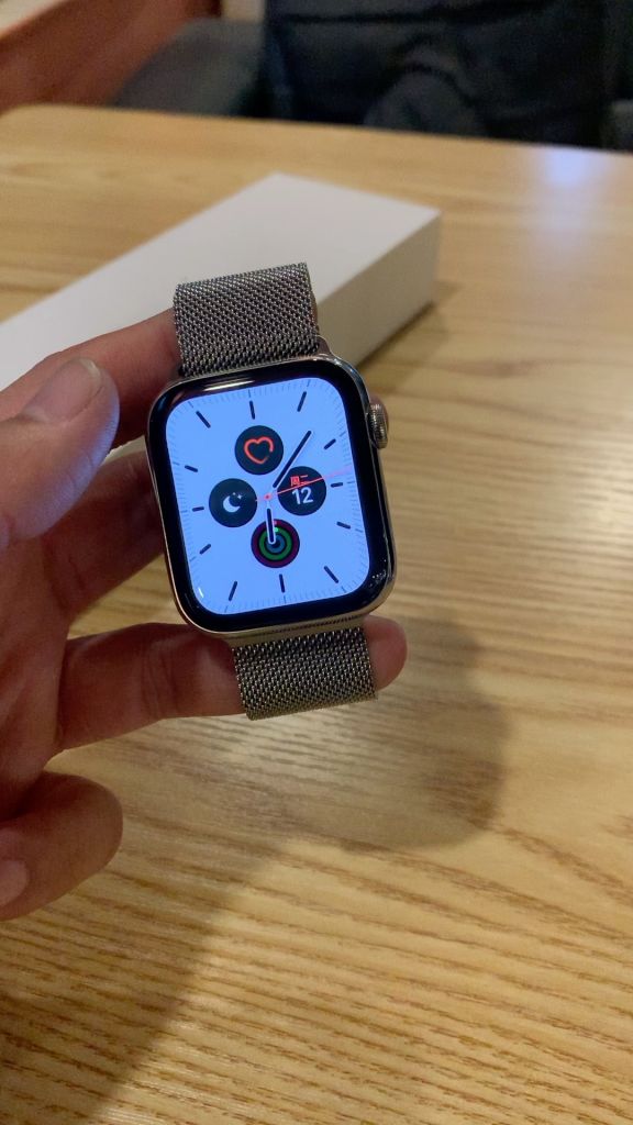 出售苹果手表6代44毫米银色不锈钢米兰尼斯钢带