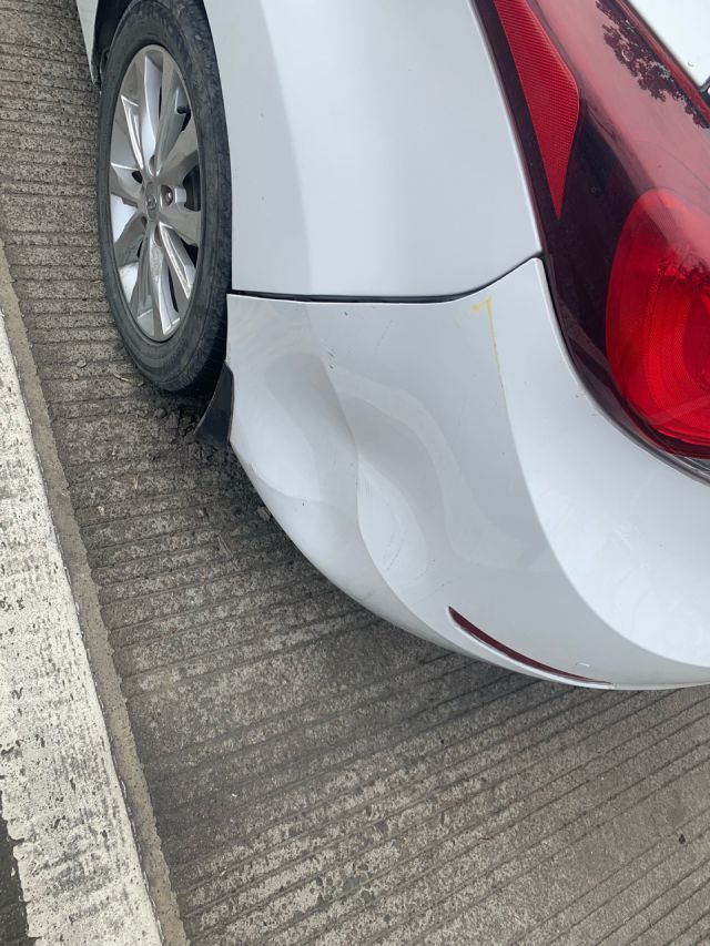 把人车碰了 求助