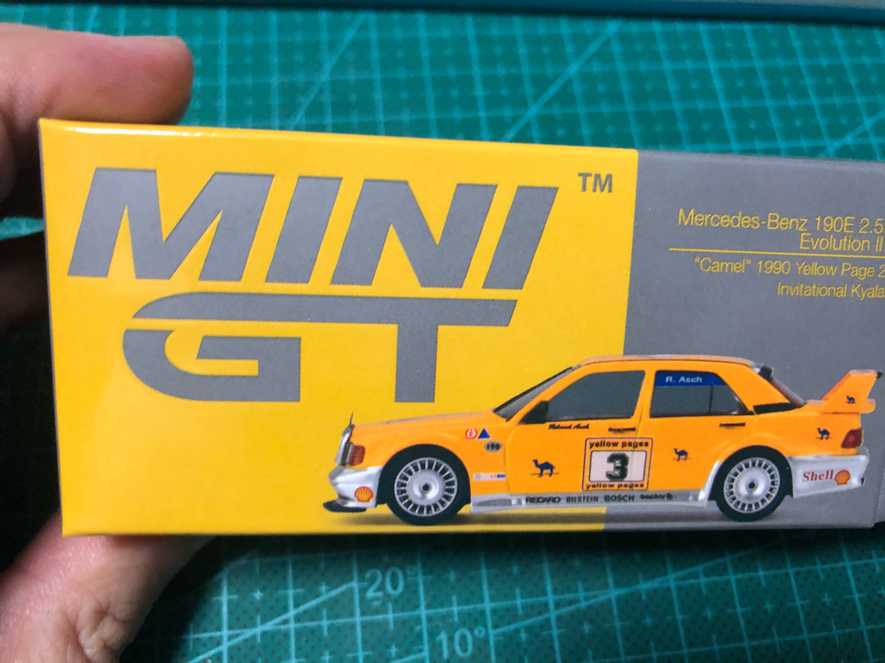 小车都要被禁烟令背刺悲剧的minigt的dtm大赛骆驼烟草涂装奔驰190e