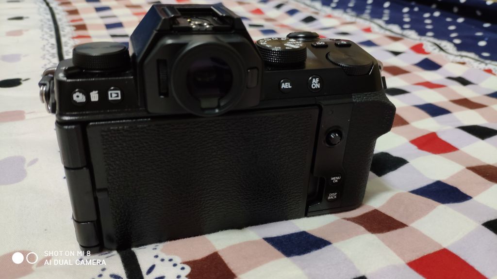 出个富士x-s10相机,黑色,15-45套机