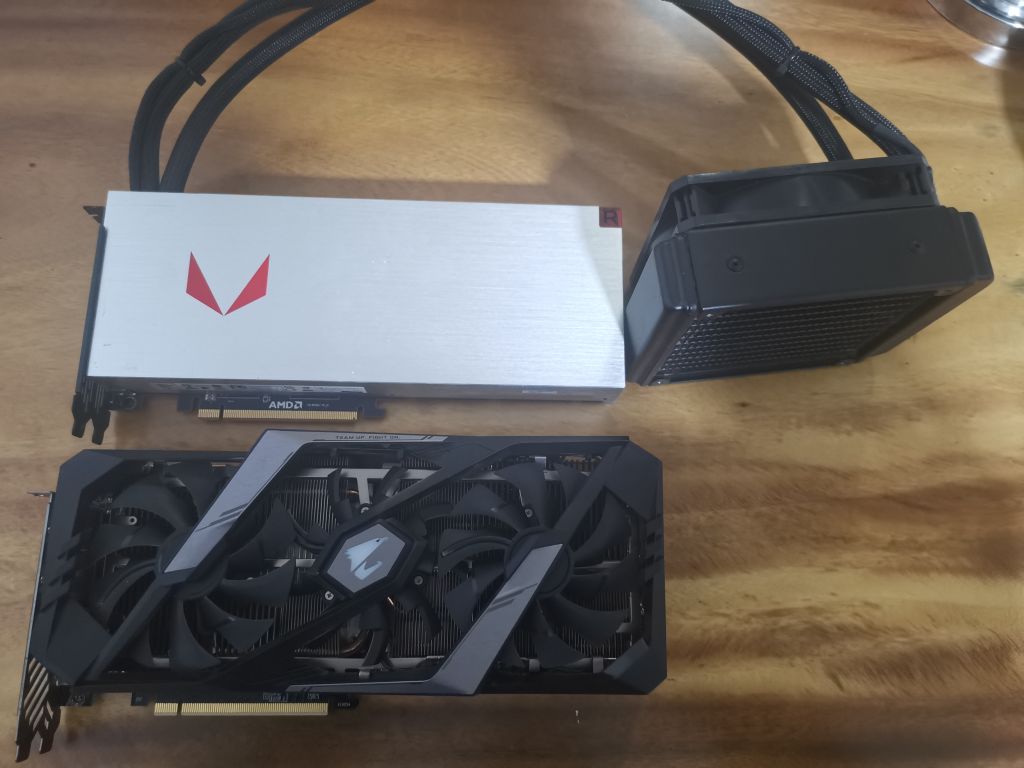 49年入国军系列今天把vega64银水出了入了块2080s大雕请问划算不