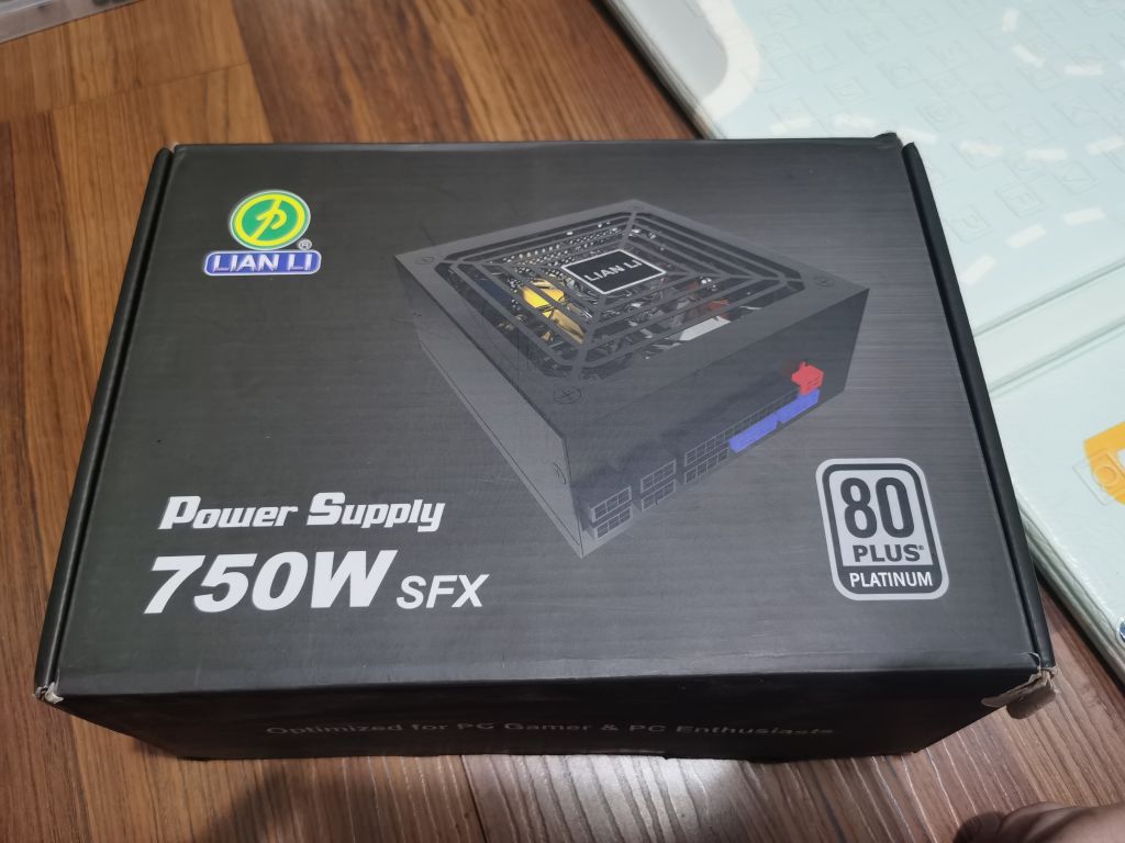 666出个稀有信仰电源 联力pe-750 白金牌 sfx-l电源