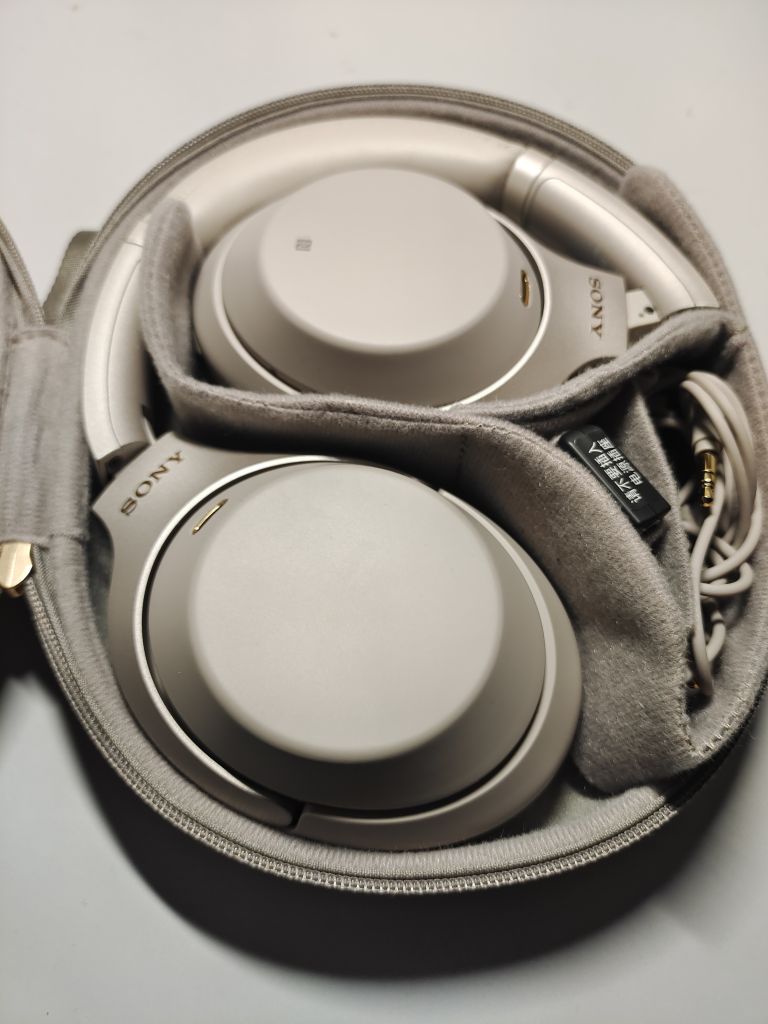 出索尼xm3降噪头戴,2号才邮到,国行带发票,想卖了入4