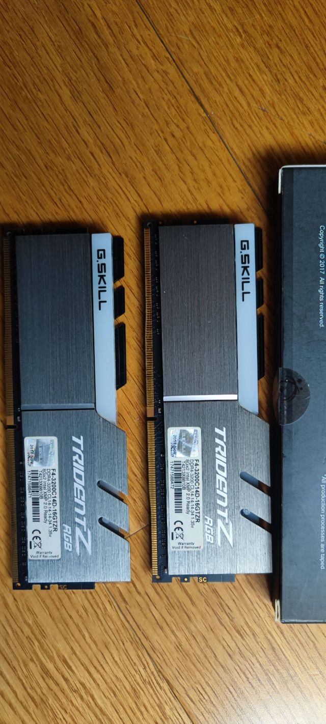 出一套17年的幻光戟c14内存16g套条