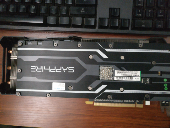 慢出亮机卡蓝宝石r9 390 4g 1100顺丰到付