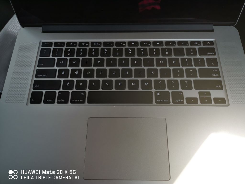 出一台15款macbook pro 15.6寸笔记本电脑