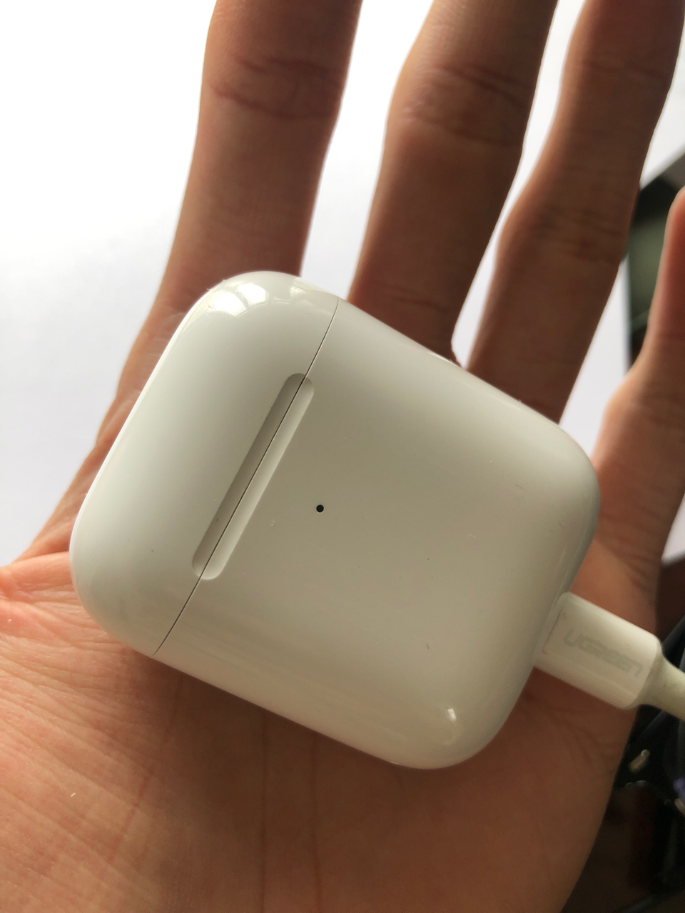 airpods2无线充电版麦克风坏了给估个价吧兄弟萌