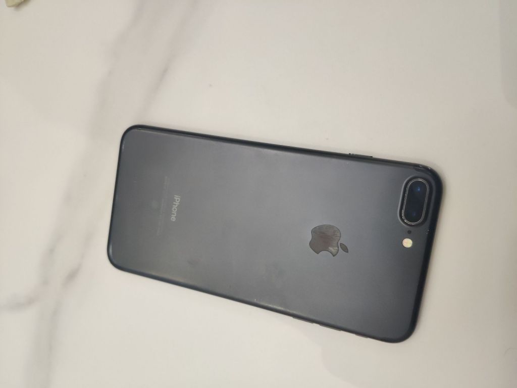 出个iphone7p32g国行