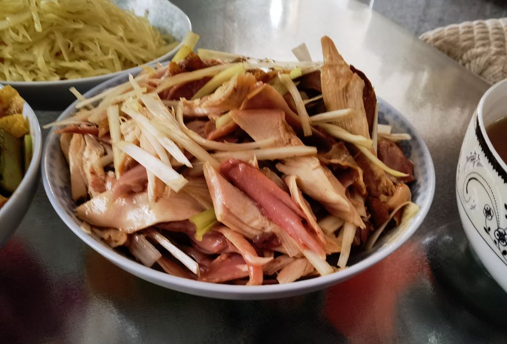 潍坊传统凉菜芥末鸡的简易现代做法