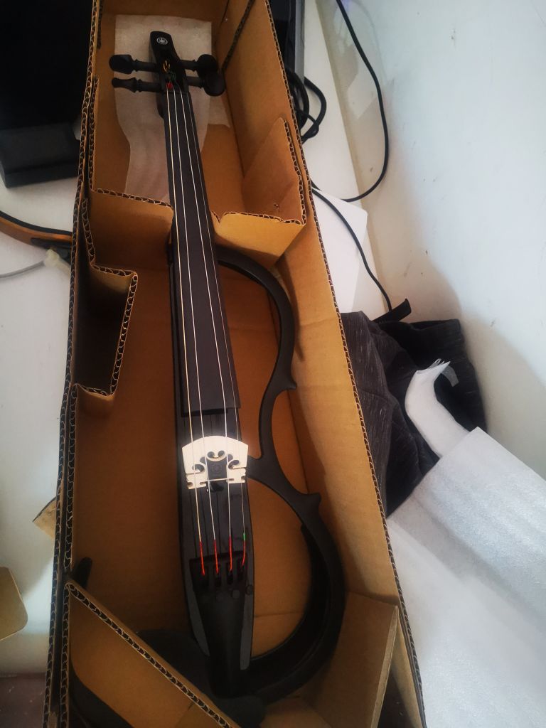 出雅马哈ysv104静音小提琴