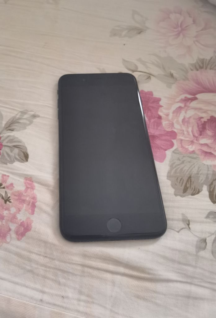 出一台iphone7p128g