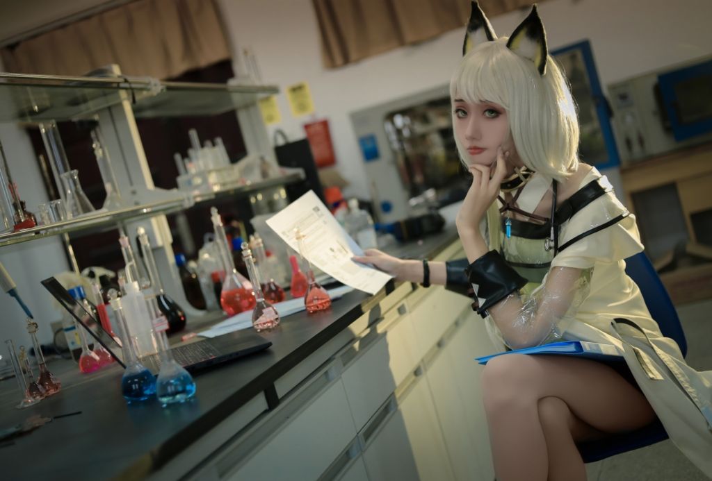 [求助氵 roll]略显迟到的凯尔希cos贺图 希望大家可以点进来看看!