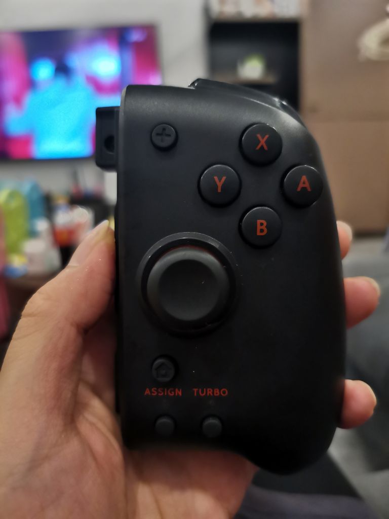 hori手柄按键松动正常嘛