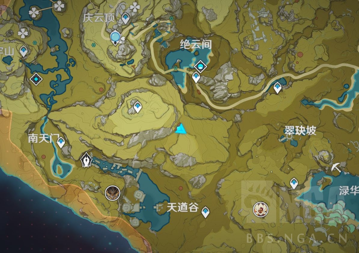 [闲聊杂谈] 这个地方为啥会有两条狗