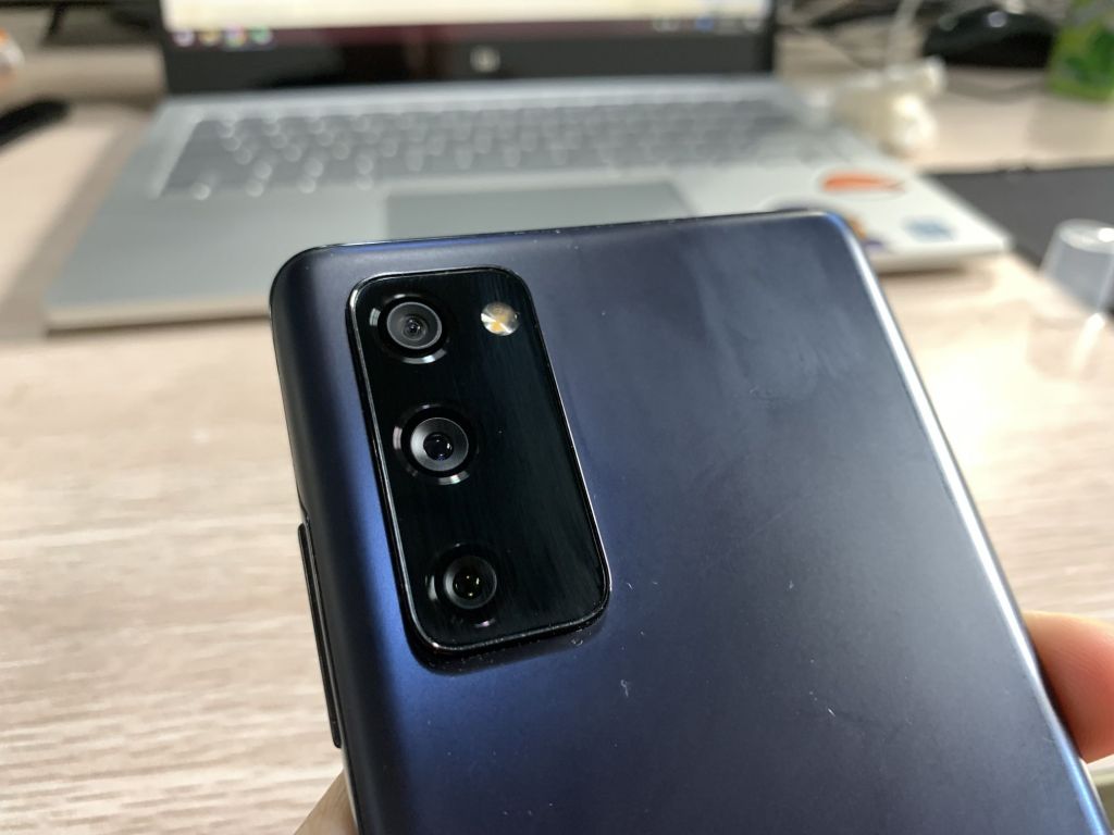 被鸽了重新上架出一台三星s20fe256g浮氧蓝