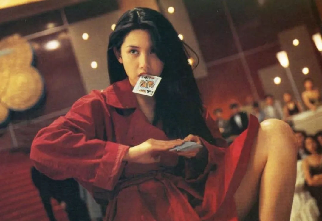 女歌手里周慧敏最漂亮吧?