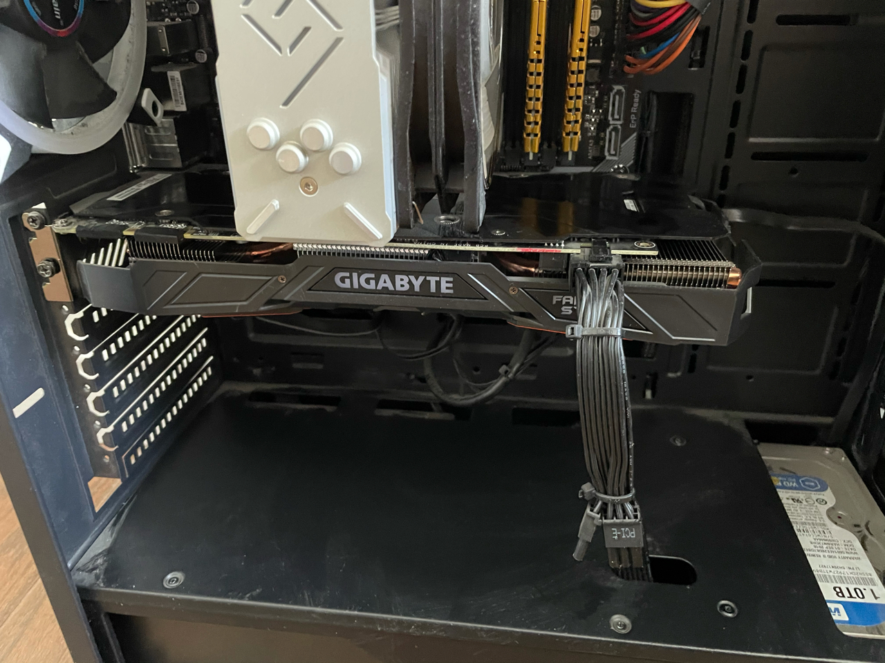 出一张技嘉1070ti