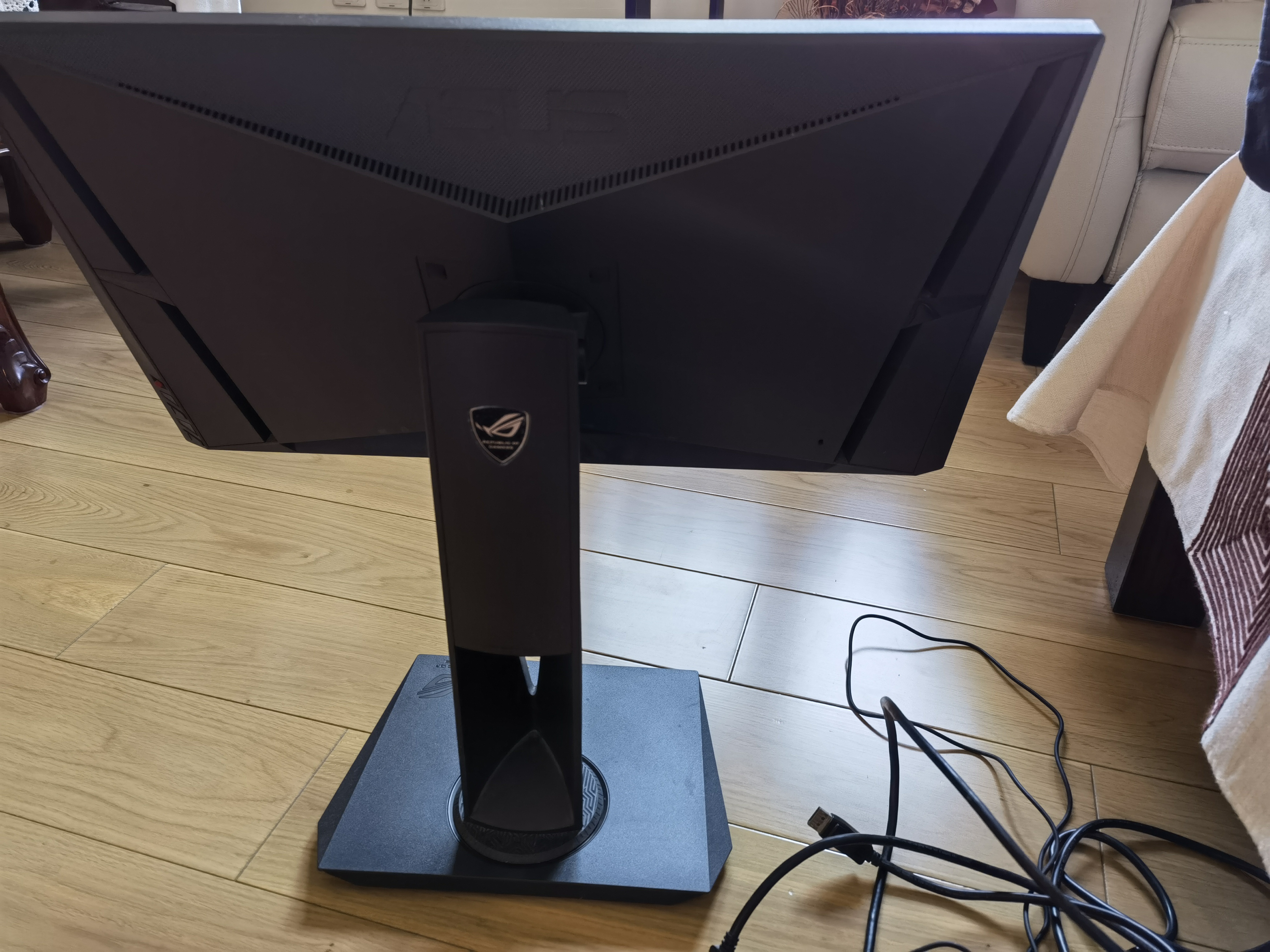 出华硕pg279q1500元在鸽与被鸽中继续出