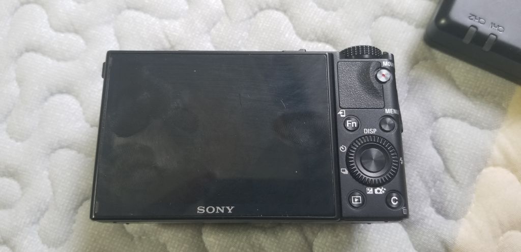 自用索尼黑卡3闲置故出1899暂出已经被拍下了