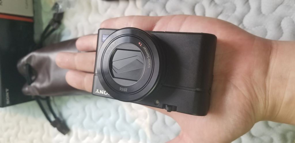 自用索尼黑卡3闲置故出1899暂出已经被拍下了