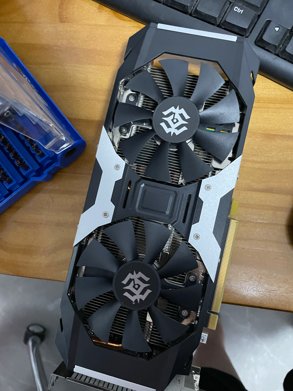 已出出索泰10606g