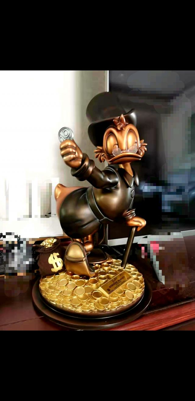 雕像哈哈童年偶像终于到啦史高治麦克老鸭