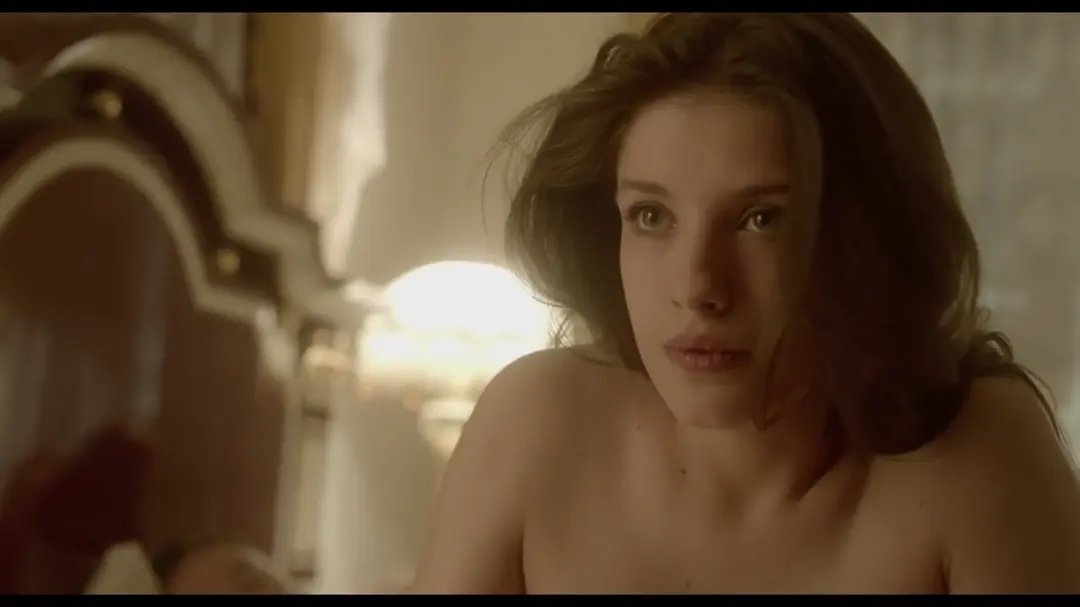 今天看到一部俄罗斯电影叫《烈爱交易》,女主实在太漂亮了.